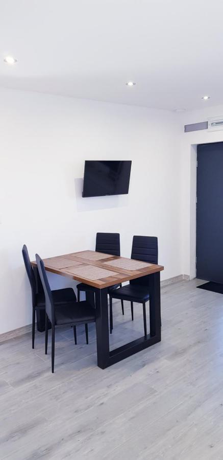 Apartamenty U Wioli I Marcina Леба Екстериор снимка